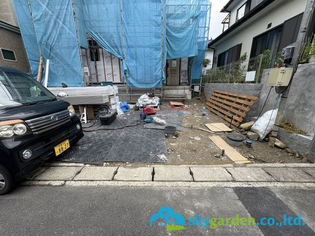 鎌倉市今泉台910番　新築戸建　全１棟の駐車場|令和8年7月3日撮影（工事中）