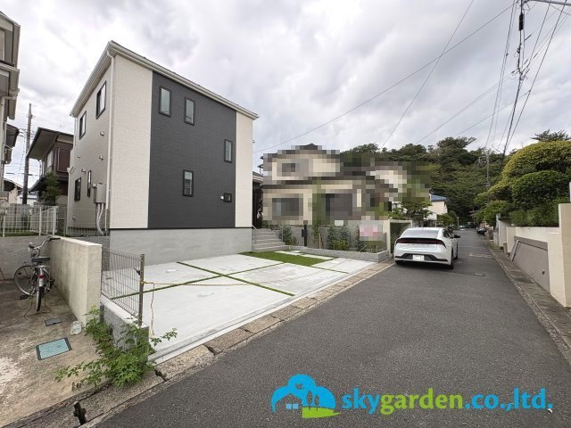 鎌倉市今泉台910番　新築戸建　全１棟の前面道路含む現地写真|前面道路含む現地写真です