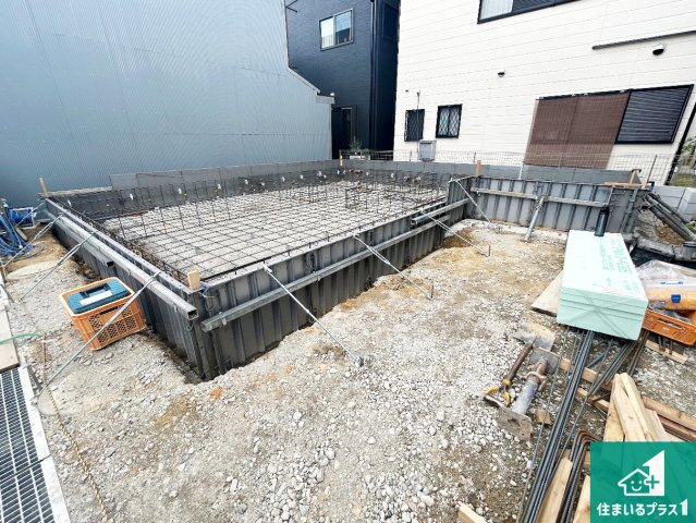 和泉市富秋町　第1期　新築一戸建ての外観|周辺は落ち着いた街並みの住宅地！子育てがしやすい住環境です！まだ未完成ですが、現地でしかわからない事もございます。是非一度ご覧ください。