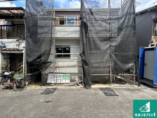 和泉市富秋町　第1期　新築一戸建ての外観|現在建築中！落ち着いた街並みで新生活を始めることが出来そう！周辺の物件も併せてご紹介させて頂きます！