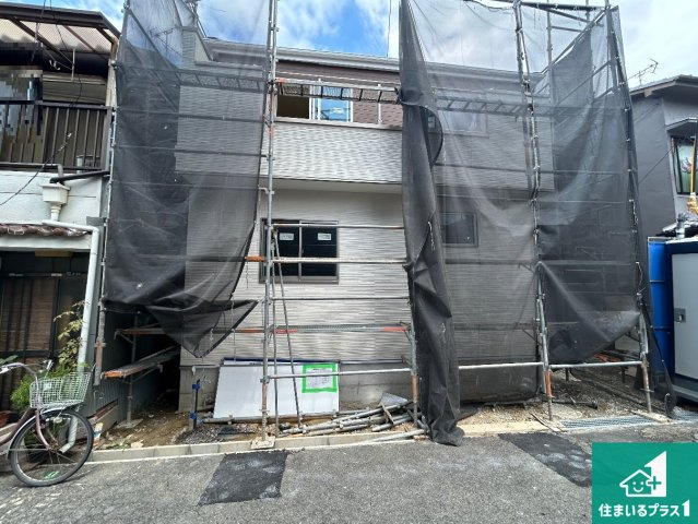 和泉市富秋町　第1期　新築一戸建ての外観|現在建築中！落ち着いた街並みで新生活を始めることが出来そう！周辺の物件も併せてご紹介させて頂きます！