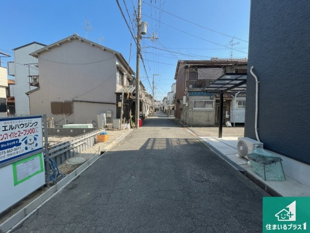 和泉市富秋町　第1期　新築一戸建ての前面道路含む現地写真|周辺は落ち着いた街並みの住宅地！子育てがしやすい住環境です！まだ未完成ですが、現地でしかわからない事もございます。是非一度ご覧ください。