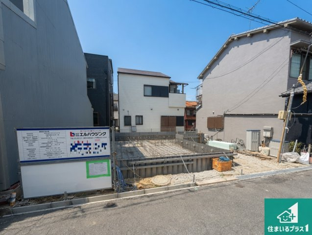 和泉市富秋町　第1期　新築一戸建ての外観|周辺は落ち着いた街並みの住宅地！子育てがしやすい住環境です！まだ未完成ですが、現地でしかわからない事もございます。是非一度ご覧ください。