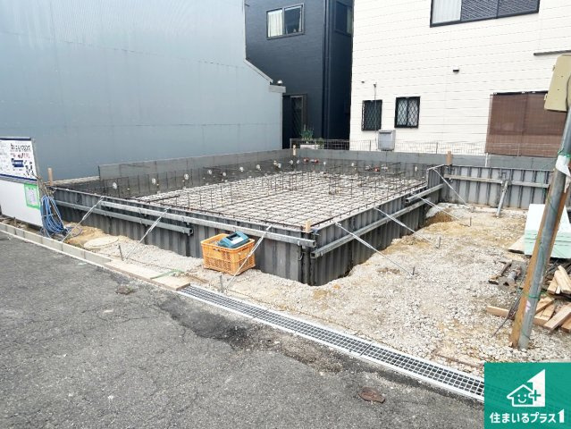和泉市富秋町　第1期　新築一戸建ての外観|周辺は落ち着いた街並みの住宅地！子育てがしやすい住環境です！まだ未完成ですが、現地でしかわからない事もございます。是非一度ご覧ください。