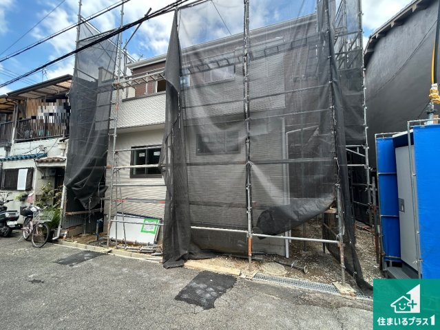 和泉市富秋町　第1期　新築一戸建ての外観|現在建築中！落ち着いた街並みで新生活を始めることが出来そう！周辺の物件も併せてご紹介させて頂きます！