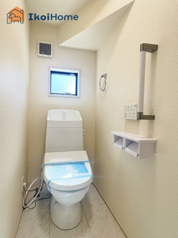 神戸市西区竜が岡1丁目　全8棟　2号棟　新築戸建のトイレ|【ホームページに現地動画掲載中】●年中無休：当日予約可●1階・2階ウォッシュレット付のお手洗いです