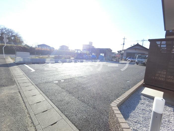 ブルージュの駐車場|高崎、前橋のお部屋探しはエンドスケープまで！お客様の理想お聞かせ下さい♪