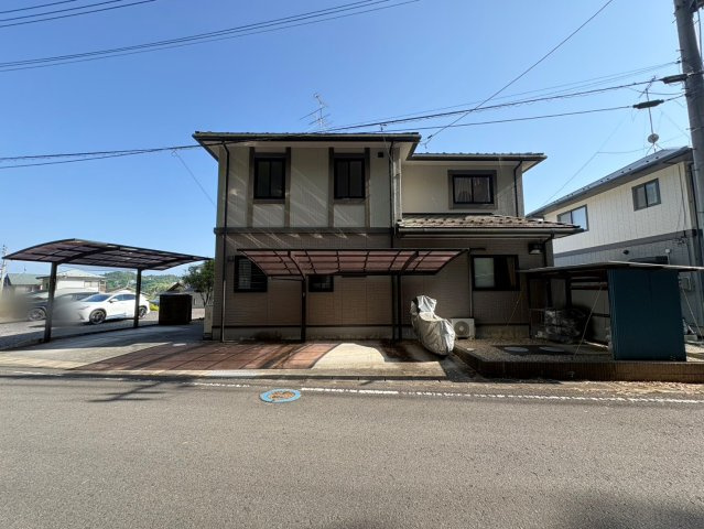 中古戸建・中古住宅　棚倉町棚倉日向前　棚倉小学校・棚倉中学校の外観|道路側から見た外観写真になります。