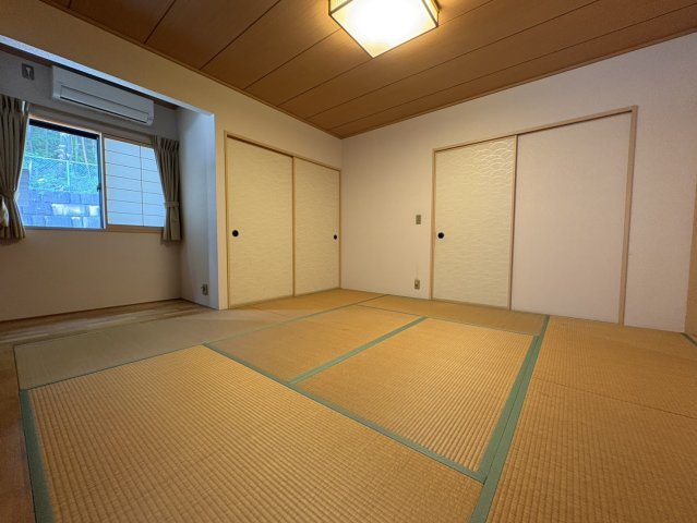 中古戸建・中古住宅　棚倉町棚倉日向前　棚倉小学校・棚倉中学校の和室|板の間付きの和室にも押入れ収納を完備！