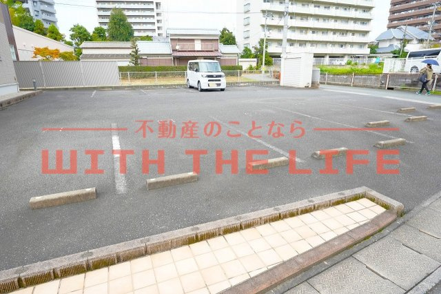 コンフォールハイム【キャッシュバック対象物件】の駐車場|カースペースがあります