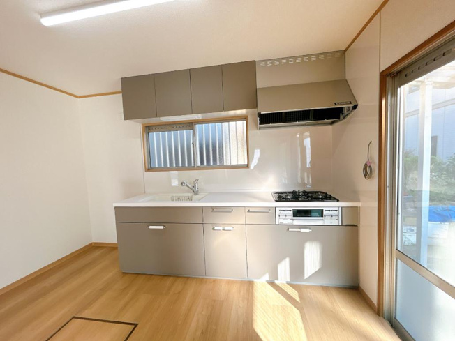 【キッチン】 | 結城市新福寺6丁目　中古戸建 | 3口コンロでお料理する時間も短くなりそうですね(*‘∀‘)