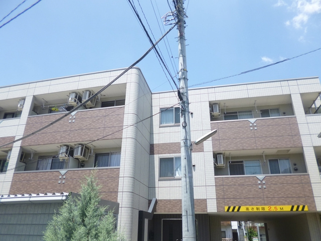 ロワールＦの外観|２色のタイル使いがオシャレですね！