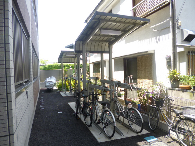 ロワールＦのその他共用部分|自転車置き場もあります♪