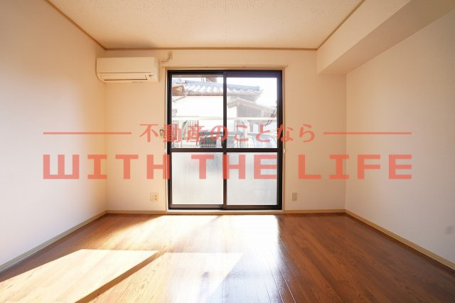 セジュール峯の浦【キャッシュバック対象】の洋室|明るい洋室です