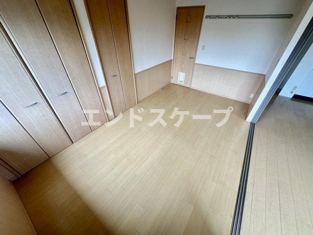 ロイヤルガーデン連取　Ｃの洋室|高崎、前橋のお部屋探しはエンドスケープまで！お客様の理想お聞かせ下さい♪