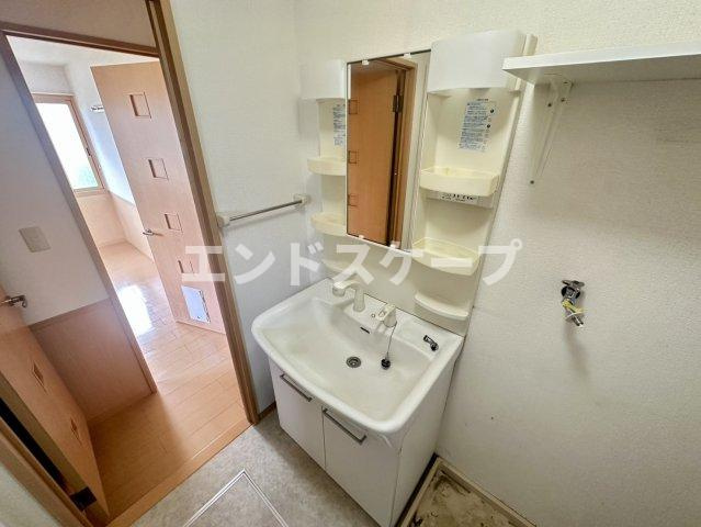 ロイヤルガーデン連取　Ｃの洗面所|高崎、前橋のお部屋探しはエンドスケープまで！お客様の理想お聞かせ下さい♪