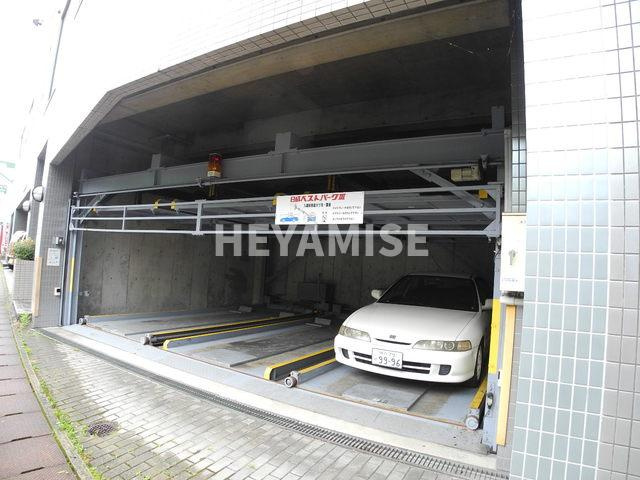 リバーサイド西山の駐車場