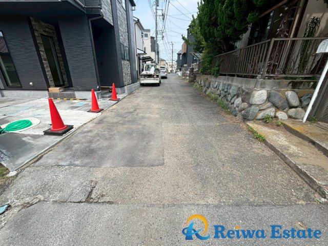 新築戸建　茅ヶ崎市出口町の前面道路含む現地写真|松浪小学校徒歩5分・セブンイレブン徒歩7分と生活環境が充実しております♪