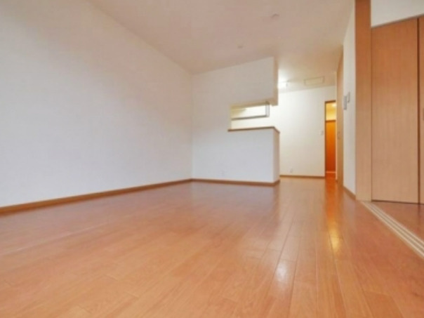 ドルチェの居間・リビング|★明るいフローリングのお部屋です★