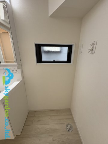 逗子市久木１期　新築戸建　全２棟2号棟のランドリースペース