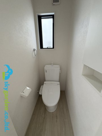 逗子市久木１期　新築戸建　全２棟2号棟のトイレ|ゆったりとした空間のトイレです