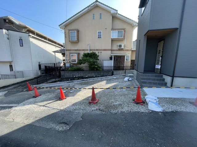 古江東町（D）　新築一戸建ての駐車場|並列で2台の駐車が可能です。