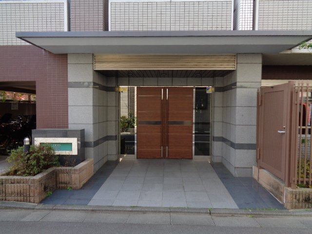 日神デュオステージ高円寺のエントランス