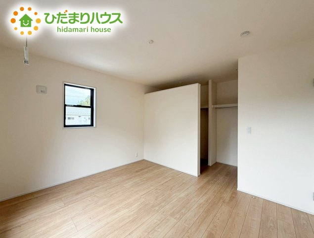 いわき市常磐下船尾１期　新築戸建　1号棟の寝室|清々しい朝陽が差し込む寝室は、開放感たっぷりで心をリフレッシュしてくれる特別な住空間。家具の配置を自由に楽しむことで、自分だけの快適な居場所を作り出せます！