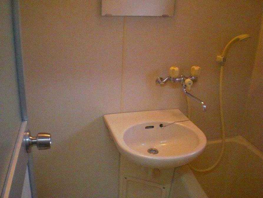 NMフラット　角部屋　出窓　システムキッチンの浴室