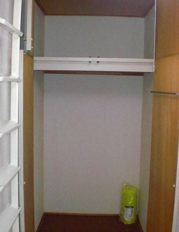 NMフラット　角部屋　出窓　システムキッチンの収納