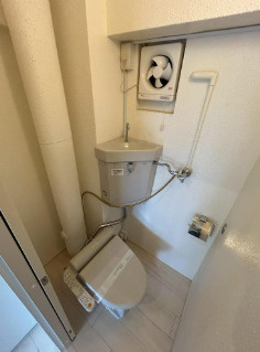 松が丘住宅14号棟のトイレ