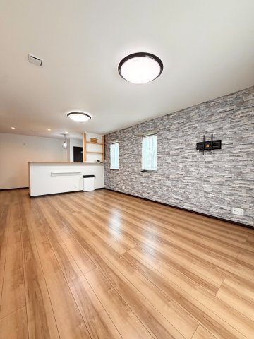 北足立郡伊奈町内宿台5丁目　中古戸建の居間・リビング|ゆったり過ごせる居間です