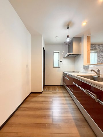北足立郡伊奈町内宿台5丁目　中古戸建のキッチン|コンパクトなキッチンで掃除もラクラク