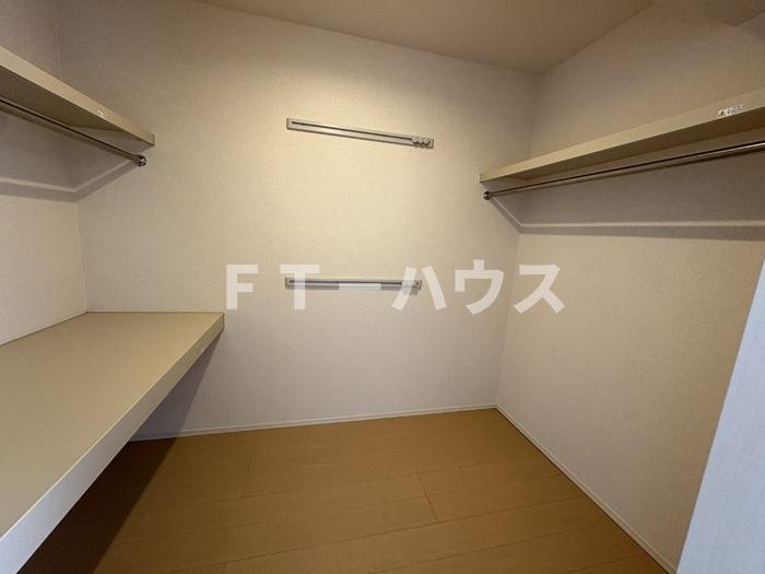 テラス丘の上 Aの収納|ウォークインクローゼット
