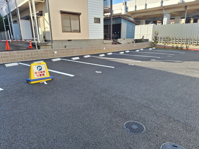 コスモメゾンⅠの駐車場