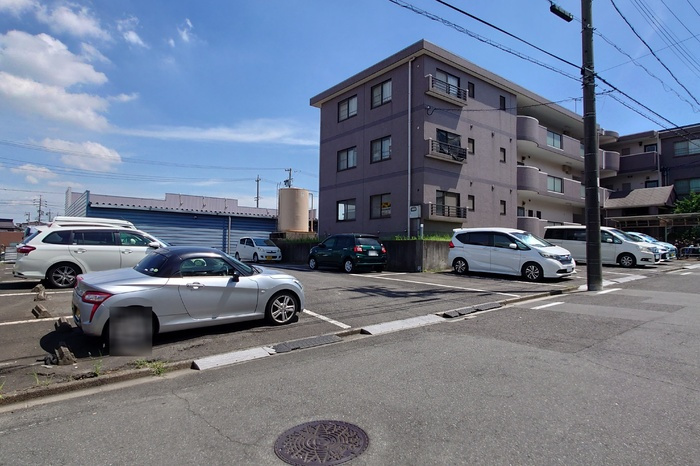 エステート富貴ノ台の駐車場