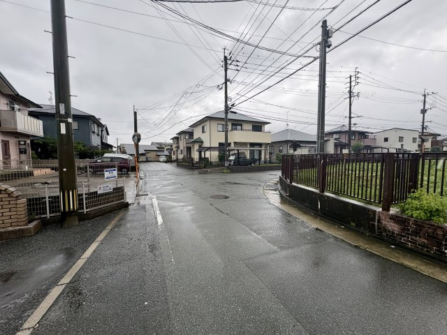 久留米市高良内町の新築一戸建の前面道路含む現地写真