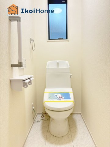 神戸市西区竜が岡1丁目　全8棟　4号棟　新築戸建のトイレ|◆同社施工例◆トイレが2か所あるので夜中も安心です。朝のトイレ渋滞も心配いりません。