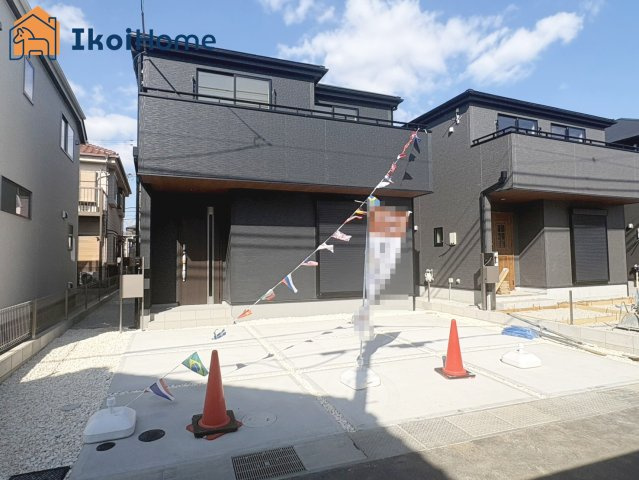 神戸市西区竜が岡1丁目　全8棟　4号棟　新築戸建の駐車場|【ホームページに現地動画掲載中】●年中無休：当日予約可●お車は並列で4台駐車可能です！