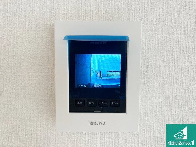 加古郡稲美町六分一　第9期　新築一戸建ての防犯設備|カラーモニターインターホン！声だけでなく来訪者の姿や顔がモニターで確認できるので、小さなお子様がいらっしゃるご家庭でも安心できます！