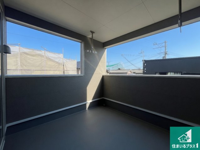 加古郡稲美町六分一　第9期　新築一戸建てのバルコニー|ワイドバルコニーは洗濯物を干すスペースが広いのでご家族が多くても安心！