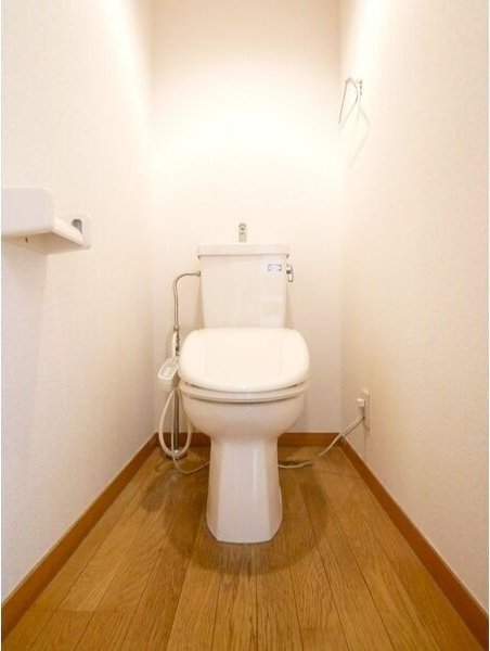 エクセルシオール金山のトイレ|落ち着いた色調のトイレです