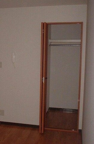 横浜市緑区鴨居１丁目のアパートの収納