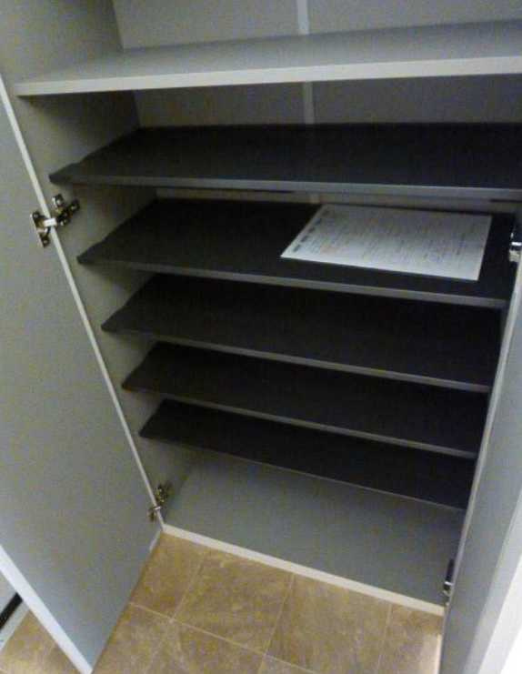 ブランメゾン三軒茶屋　ネット無料　ペット相談　築浅の玄関