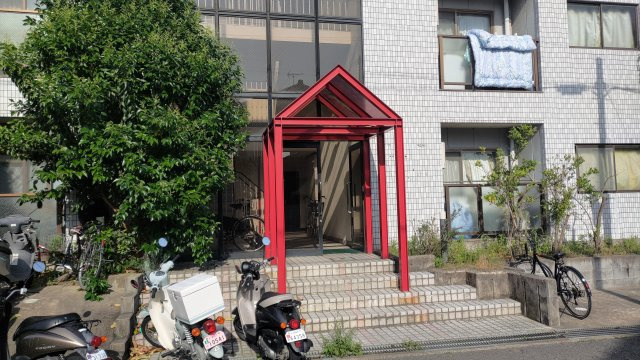 プレアール昭和台のエントランス
