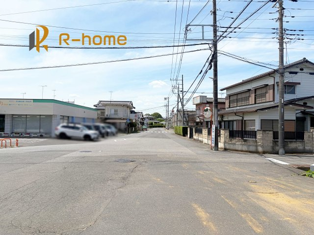 土浦市烏山7期　新築戸建て　1号棟の前面道路含む現地写真|『今から見たい！』大歓迎です♪
お気軽にＲ－ｈomeまでお問い合わせください。