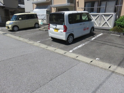 【駐車場】 | 湖畔ハイツ
