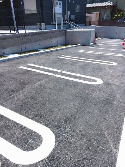 コンティノアールⅡの駐車場