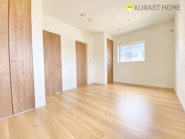 向日市森本町天神森　中古戸建の洋室
