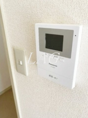 【セキュリティ】 | ファミネス梅田 | モニター付きインターホンです。